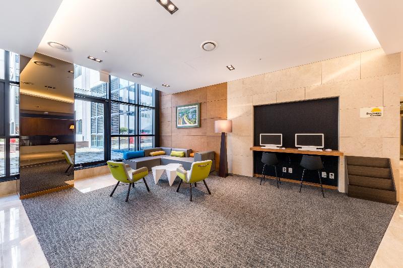 Days Hotel & Suites By Wyndham Incheon Airport Bagian luar foto