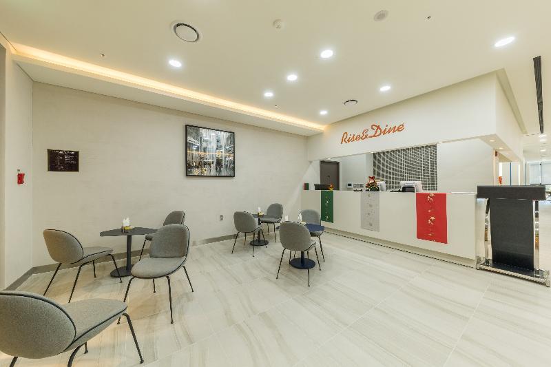 Days Hotel & Suites By Wyndham Incheon Airport Bagian luar foto